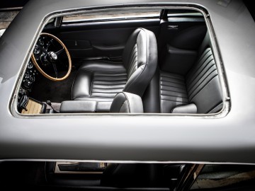 Aston Martin DB5 Jamesa Bonda do kupienia
